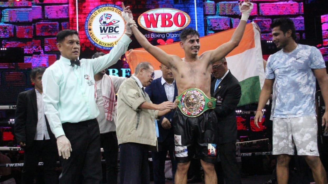 Shiv Thakran wins WBC Asia continent Boxing title, defeats Adil Hafeez of Malaysia