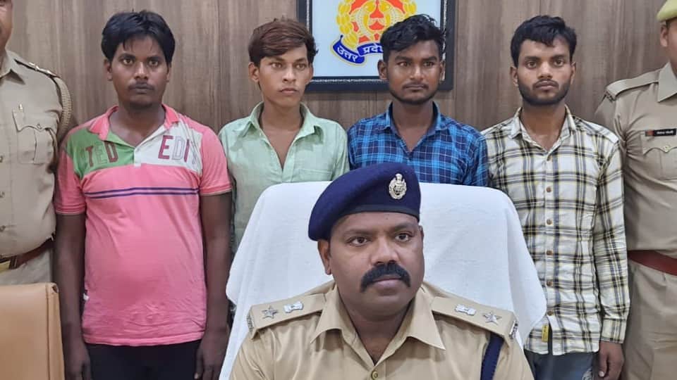 Police recovered 22 bikes from brick field four thieves arrested in Kasganj