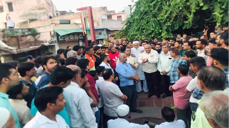 Tajganj people will take legal battle to save their shops around the Taj Mahal