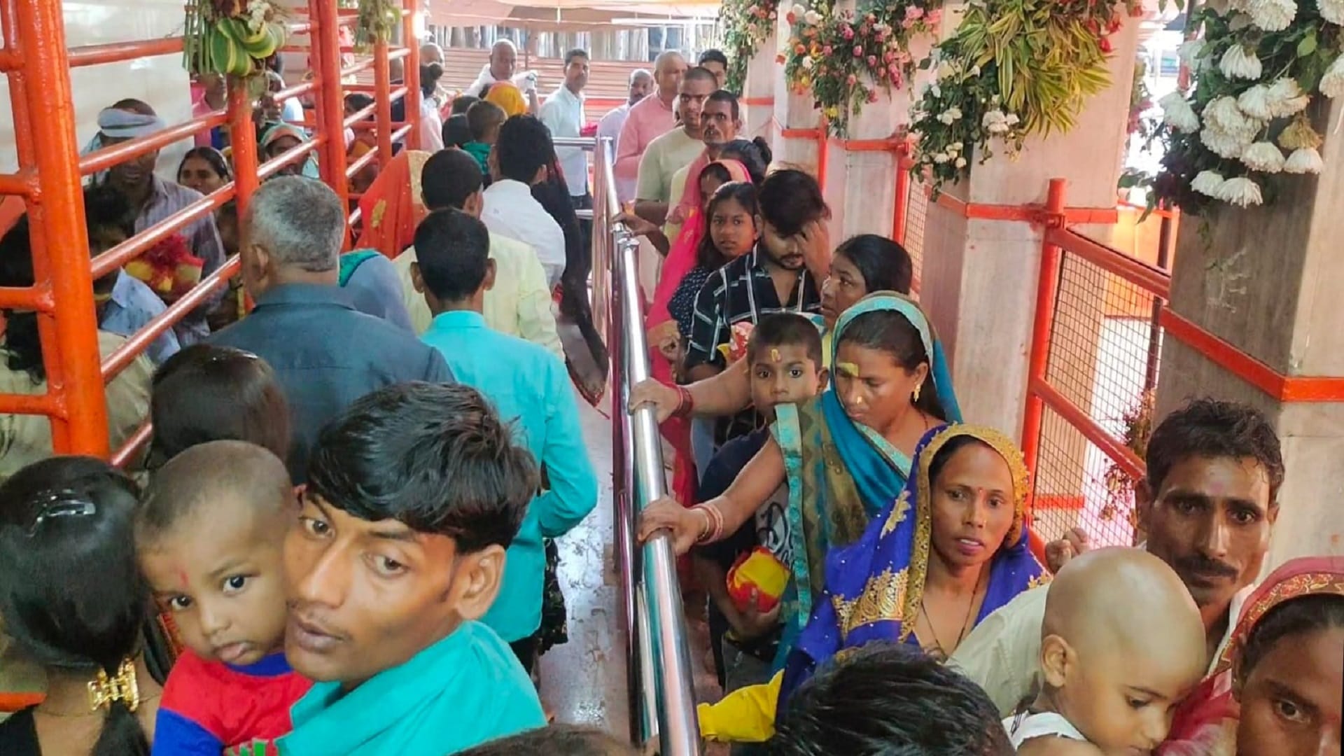 See Photos Vindhyavasini Dham After Mangala Aarti a crowd of devotees gathered for the darshan