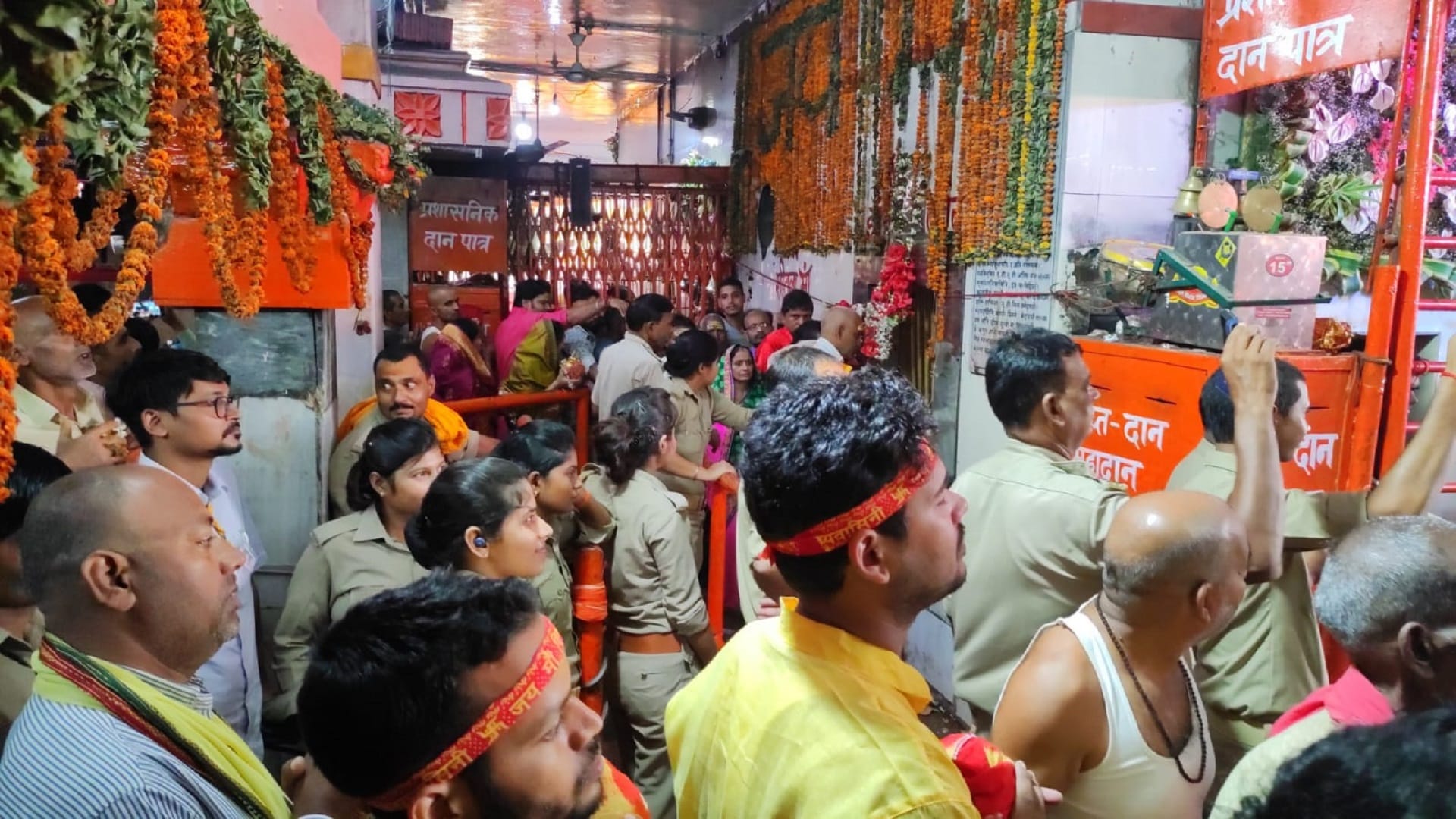 See Photos Vindhyavasini Dham After Mangala Aarti a crowd of devotees gathered for the darshan