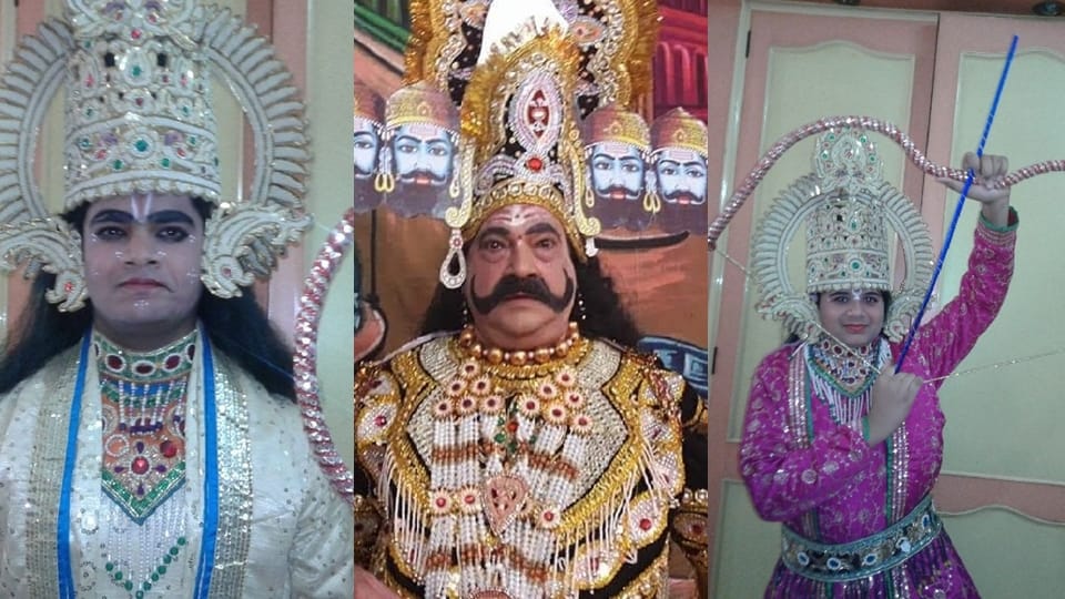 Delhi Ramleela Grandfather and Grandsons Play Role of Ravana and Ram Lakshman in Mori Gate Ramleela