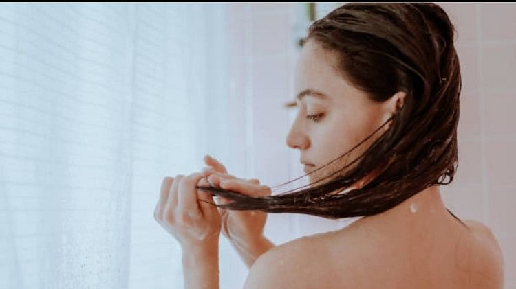 Know how to comb your hair properlyजनए कय ह बल म कघ करन क  सह तरक  HealthShots Hindi
