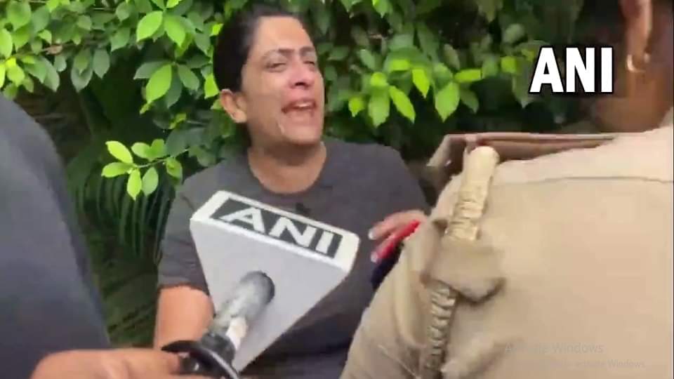 grand omaxe noida demolition Society people seen cursing Shrikant Tyagi for taking action against encroachment