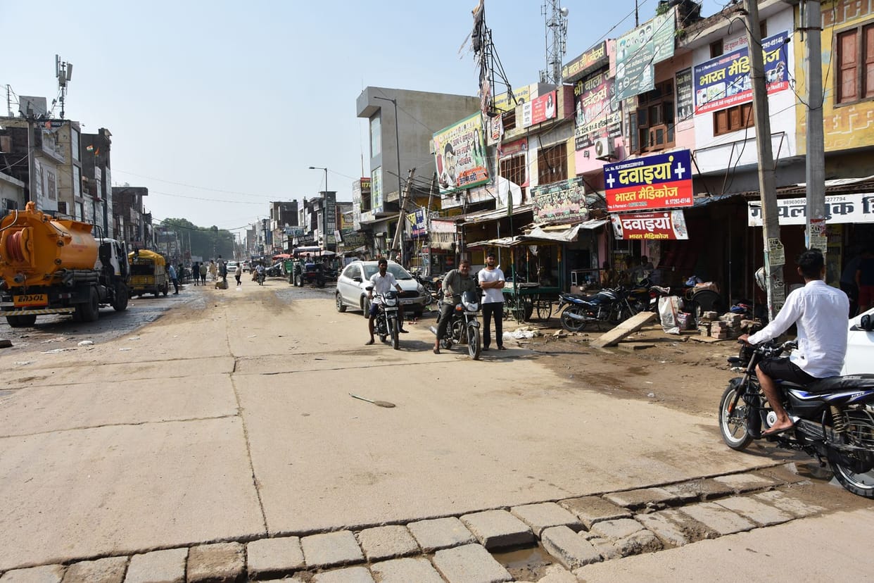 Situation worsens in villages, people are struggling with waterlogging