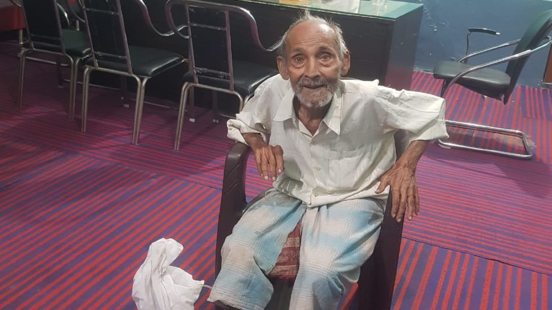 Oldman refuses to compromise with sons ready to spend rest life in old age home