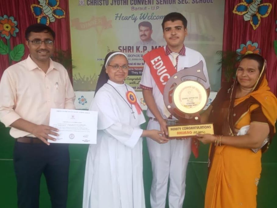 Meritorious rewarded in oath taking ceremony