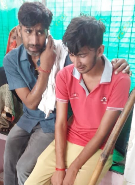 Tempo stand agent dies in collision with unknown vehicle