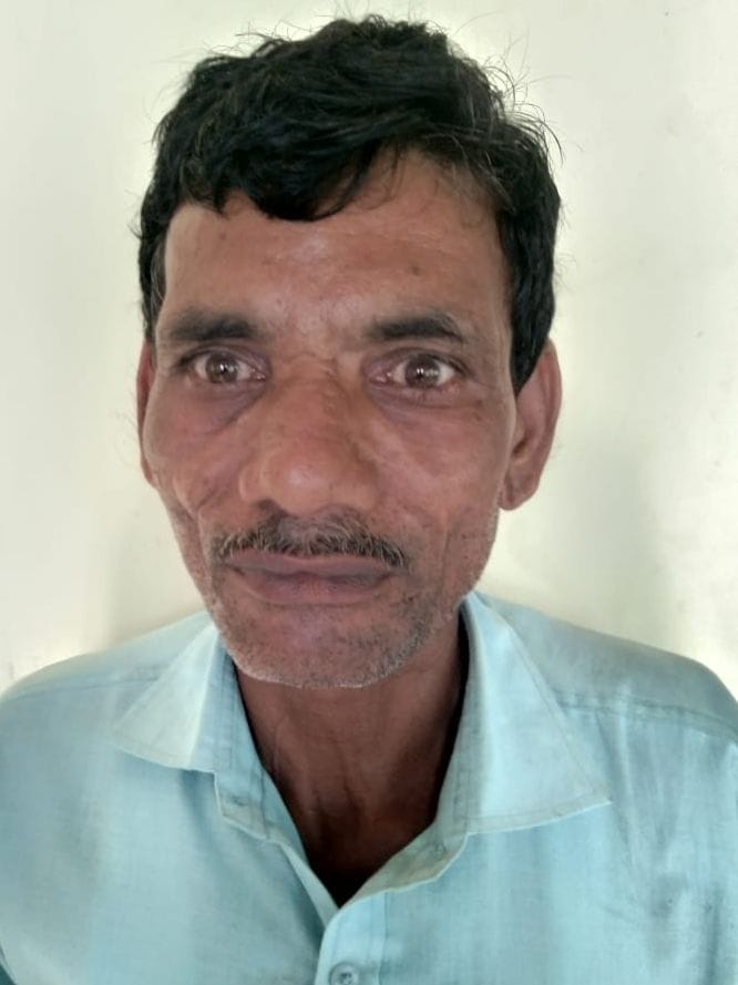 Hardoi, The youth ran away after taking out five thousand rupees of the youth riding an e-rickshaw.