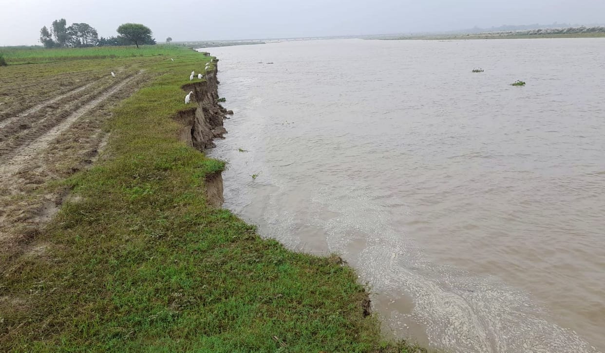 Hardoi, Water level of Ramganga increased, fields started cutting