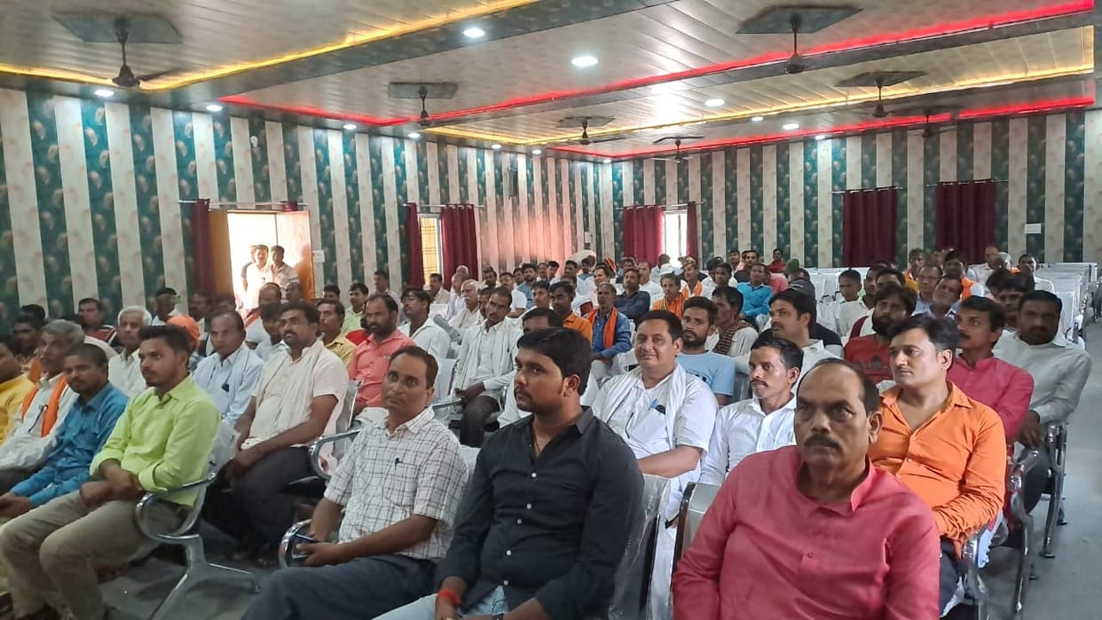 Hardoi, In the meeting of the Kshetra Panchayat, a proposal of Rs.