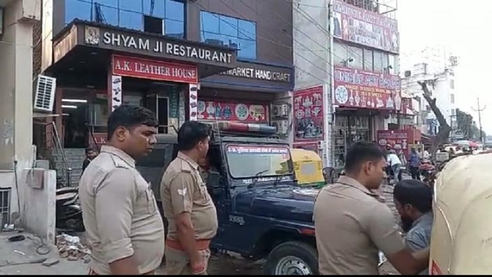 Police Exposed Married women Prostitution Racket In Agra Hotel