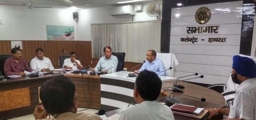 Hathras: DM upset over slow progress of liquid solid waste management works