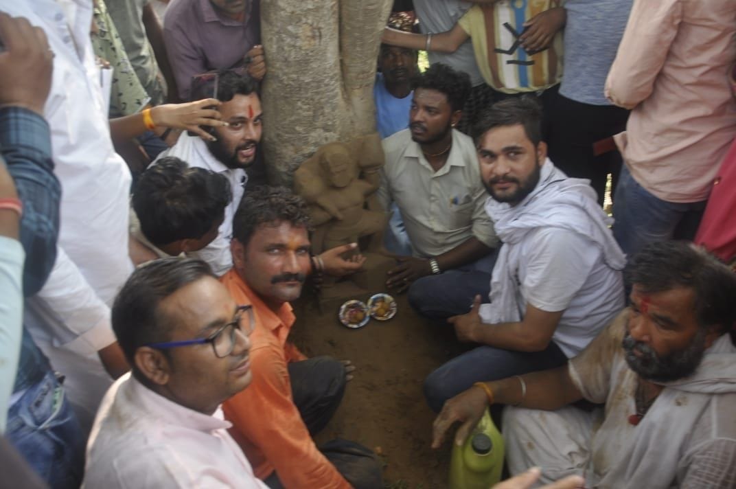 Hathras: Statue of Hanuman ji found in the excavation of BSA office premises