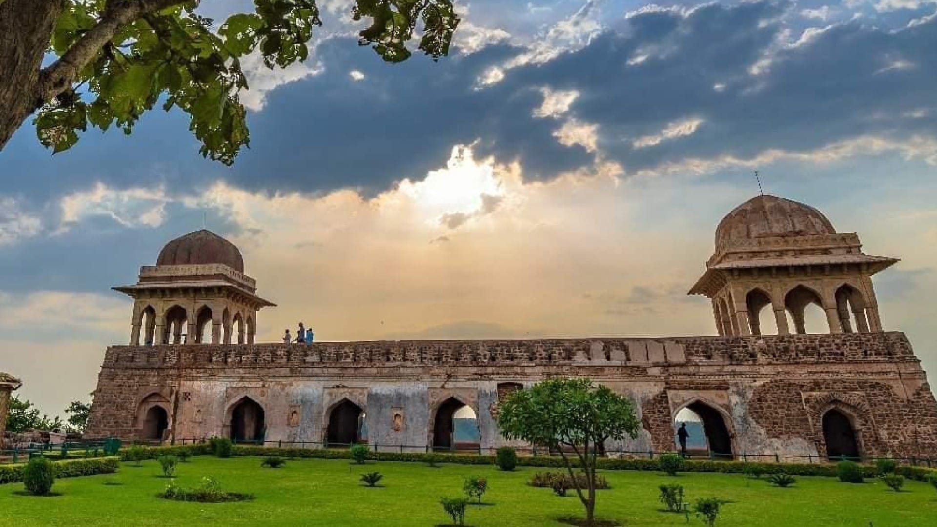 Indore Tourism MP Shankar Lalwani gave suggestions in Delhi to promote tourism