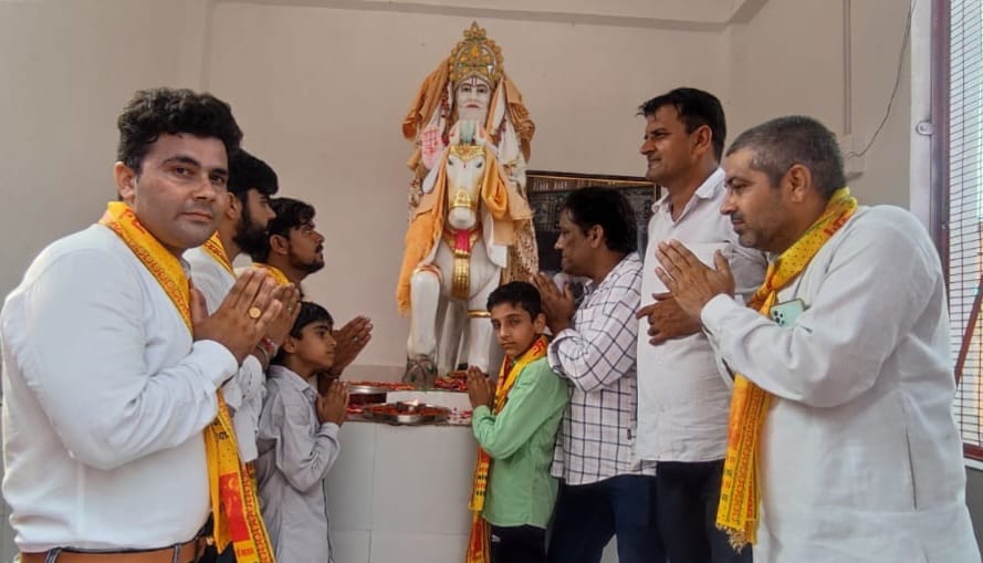 Established the statue of Dada Dev Maharaj in Jiwana