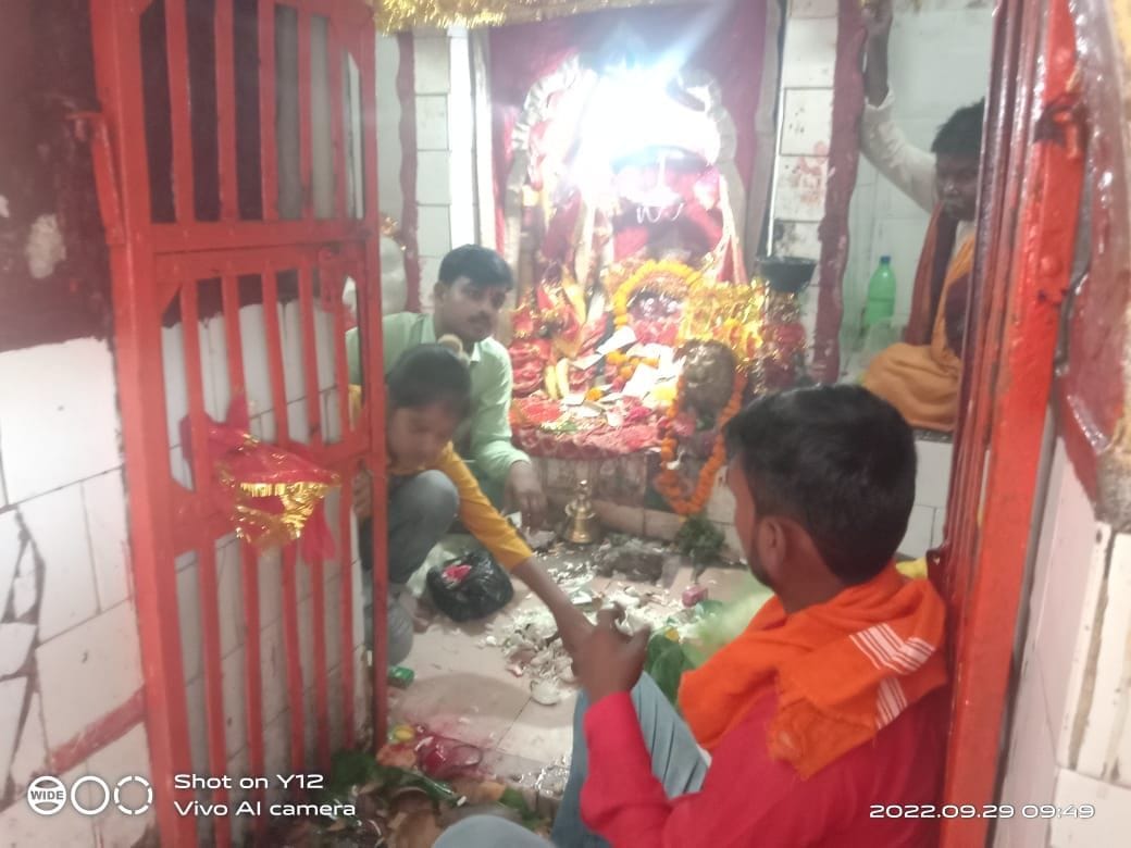 Mother fulfills the wishes, distributes halwa poodhi
