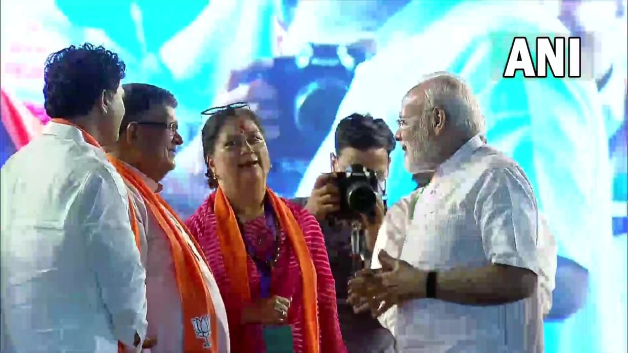 PM Modi in Rajasthan 11 km road show Abu Road