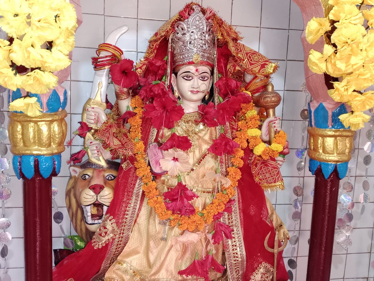 Devotees became happy by worshiping Mother Skandmata