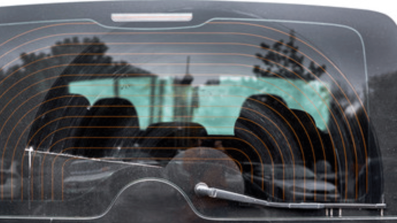 How useful is the rear wiper in the car, know why rear wipers are missing in sedan cars