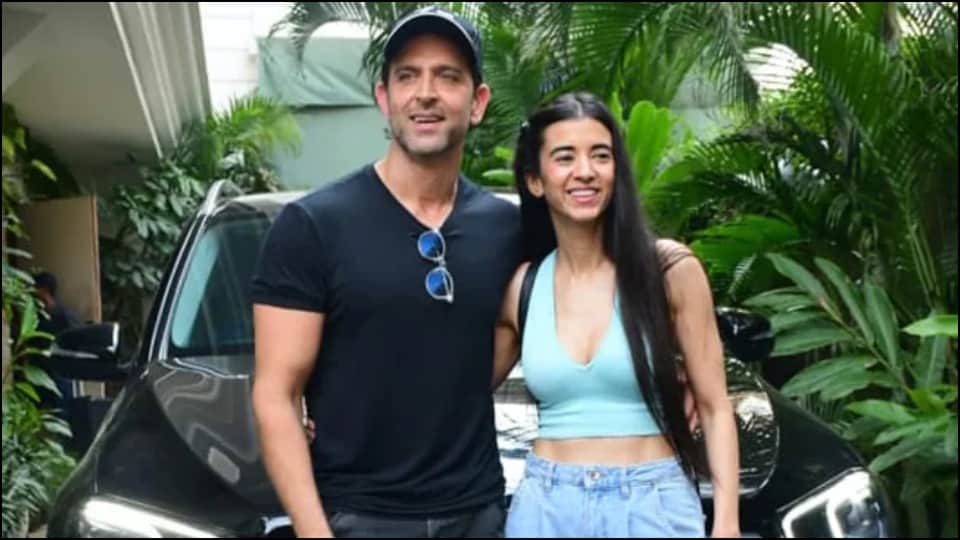 hrithik roshans girlfriend saba azad reveals that her parents are private people know the inside story