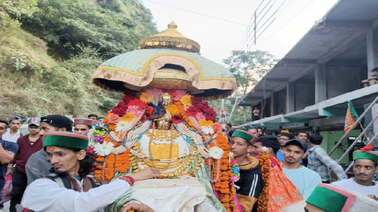 Shringa Rishi, Balu Nag will keep under house arrest in International Kullu Dussehra