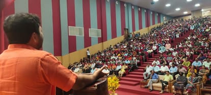 दून विश्वविद्यालय के छात्रों को वैश्विक प्रतिस्पर्धा के लिए के लिए छात्र-छात्राओं को सक्सेस मंत