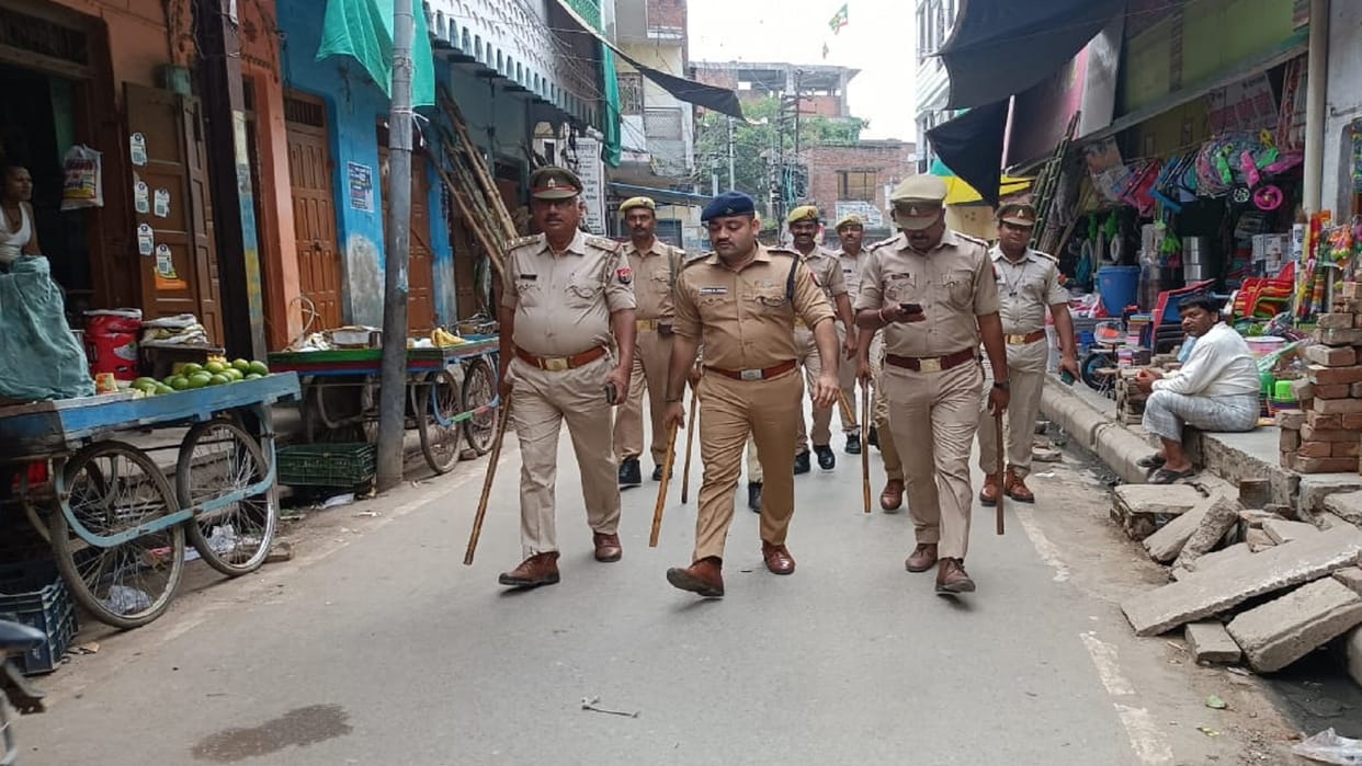 Alert on Friday prayers if PFI members are caught Police moving around in Varanasi security increased