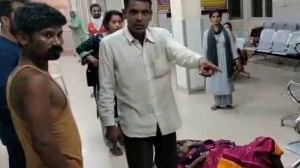 Punjab Health Minister orders probe into woman delivering child in corridor of Pathankot hospital