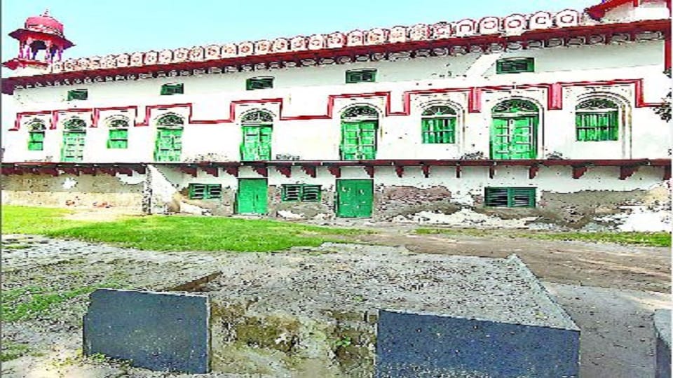 Gandhi Jayanti 2022 Mahatma Gandhi lived in garden of Etmaddaula now turned into ruins in agra