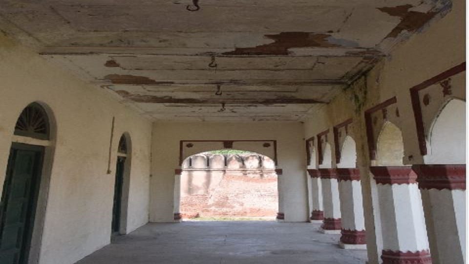 Gandhi Jayanti 2022 Mahatma Gandhi lived in garden of Etmaddaula now turned into ruins in agra