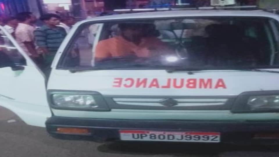 RPF constable saved passenger life by giving CPR after heart attack at Mathura Railway Station