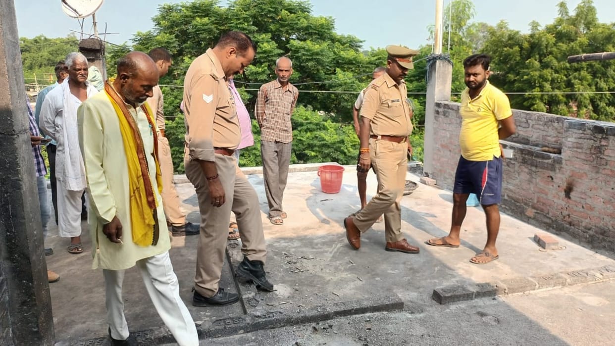 A man got injured in a blast while making crackers in Amthi.