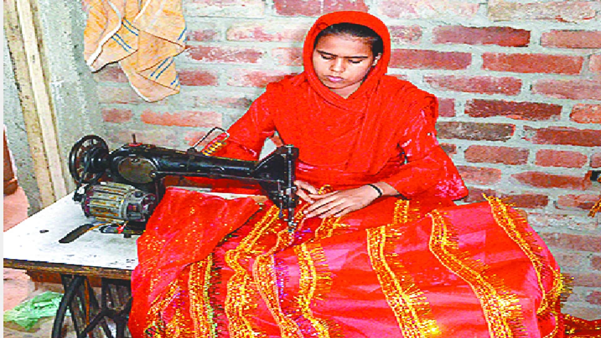 Navratri 2022: Muslim women are rooting the stars of harmony in Chunari of Devi Maa in Baghpat