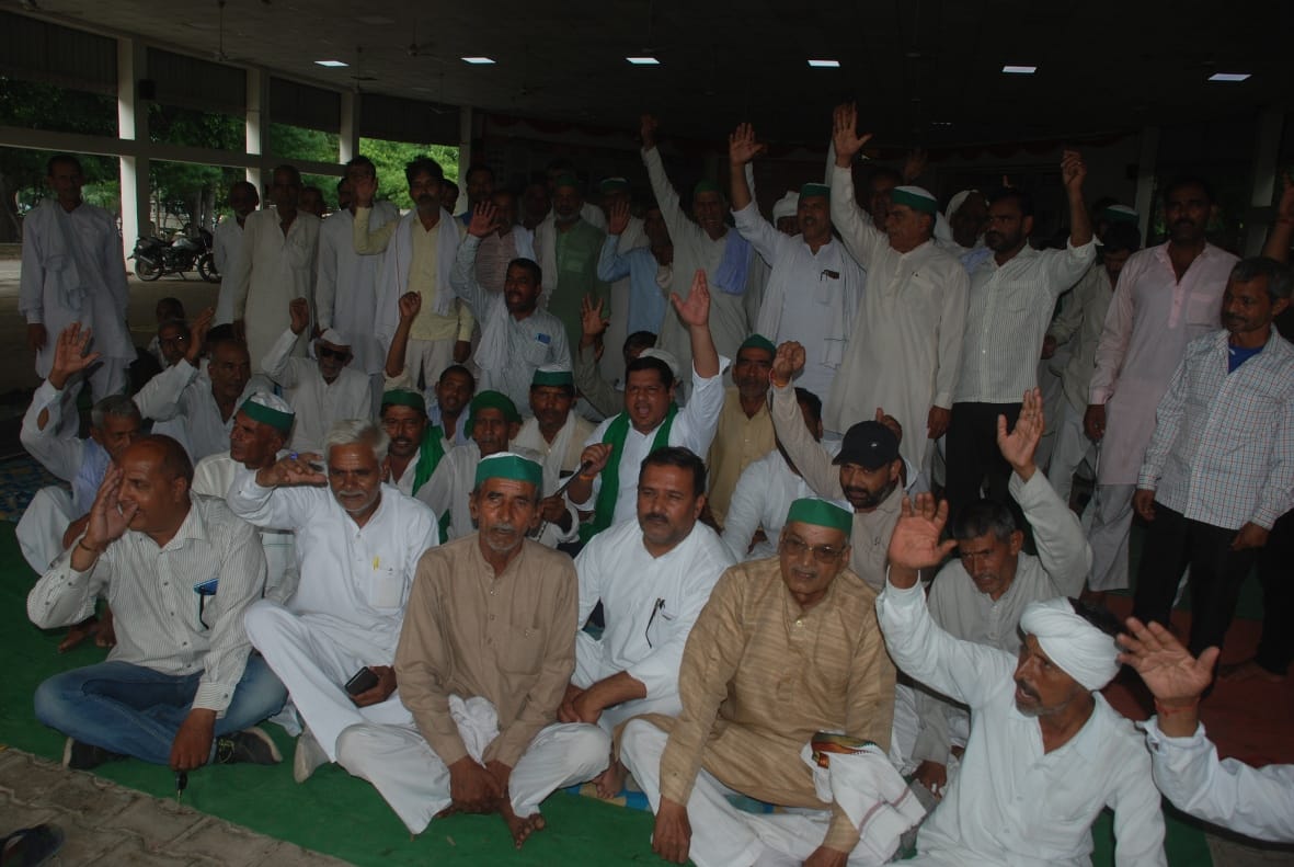 Condition of five farmers sitting on dharna deteriorated
