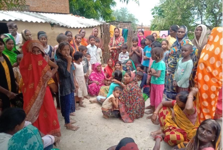 3 labous died due to wall collapse in Chandauli three lives were buried in rubble see photos