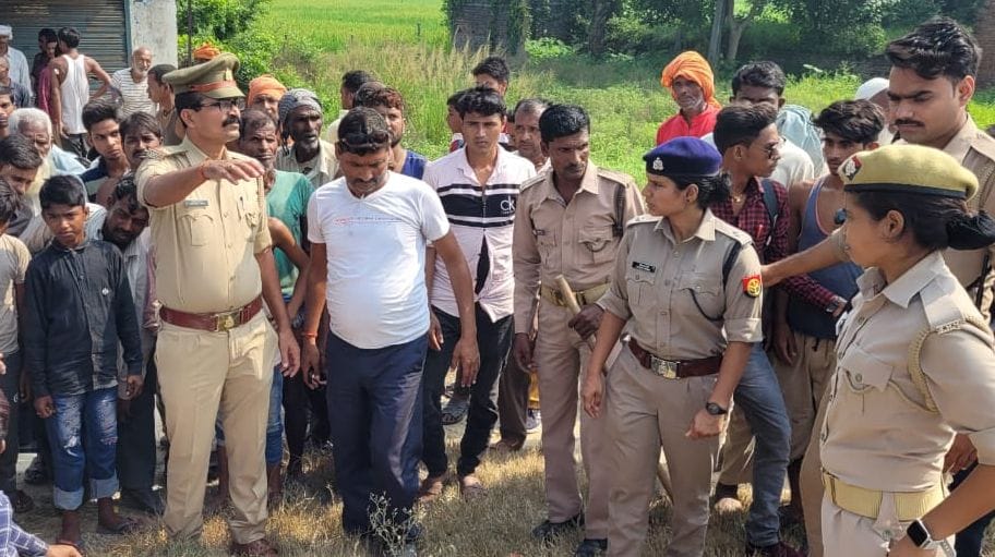 accident,road,gonda,adocate