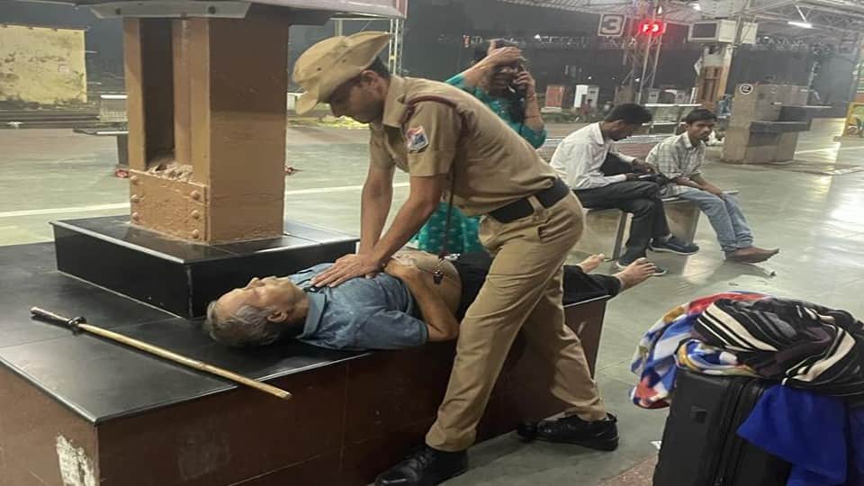 RPF constable saved passenger life by giving CPR after heart attack at Mathura Railway Station
