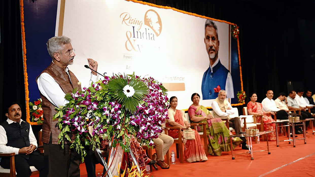 Jaishankar joins foreign envoys in Gujarat for Navratri celebrations Latest News Update
