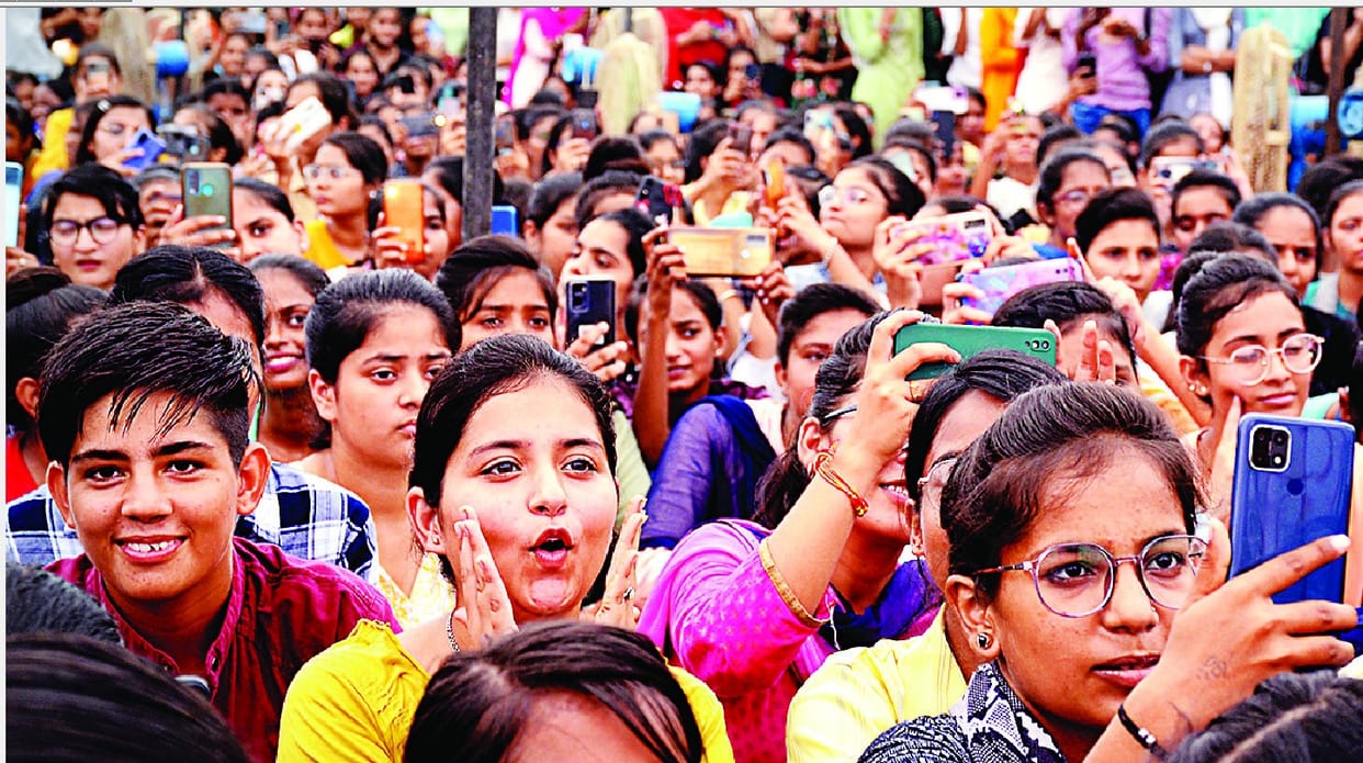 Kade thari banno awe thi kaun marriage kale nai, dekh job government nasa karya middle man nai