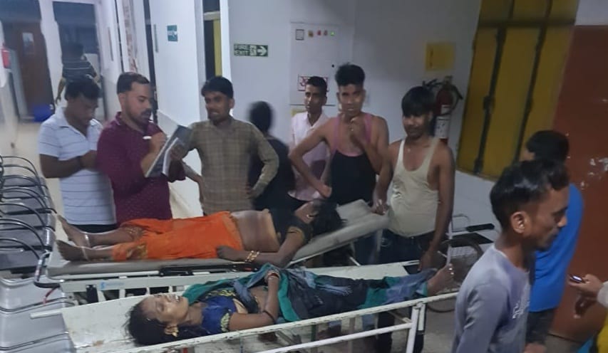 Tractor trolley overturned uncontrollably in Ghatampur, Twenty Seven people died, rescue operation continues