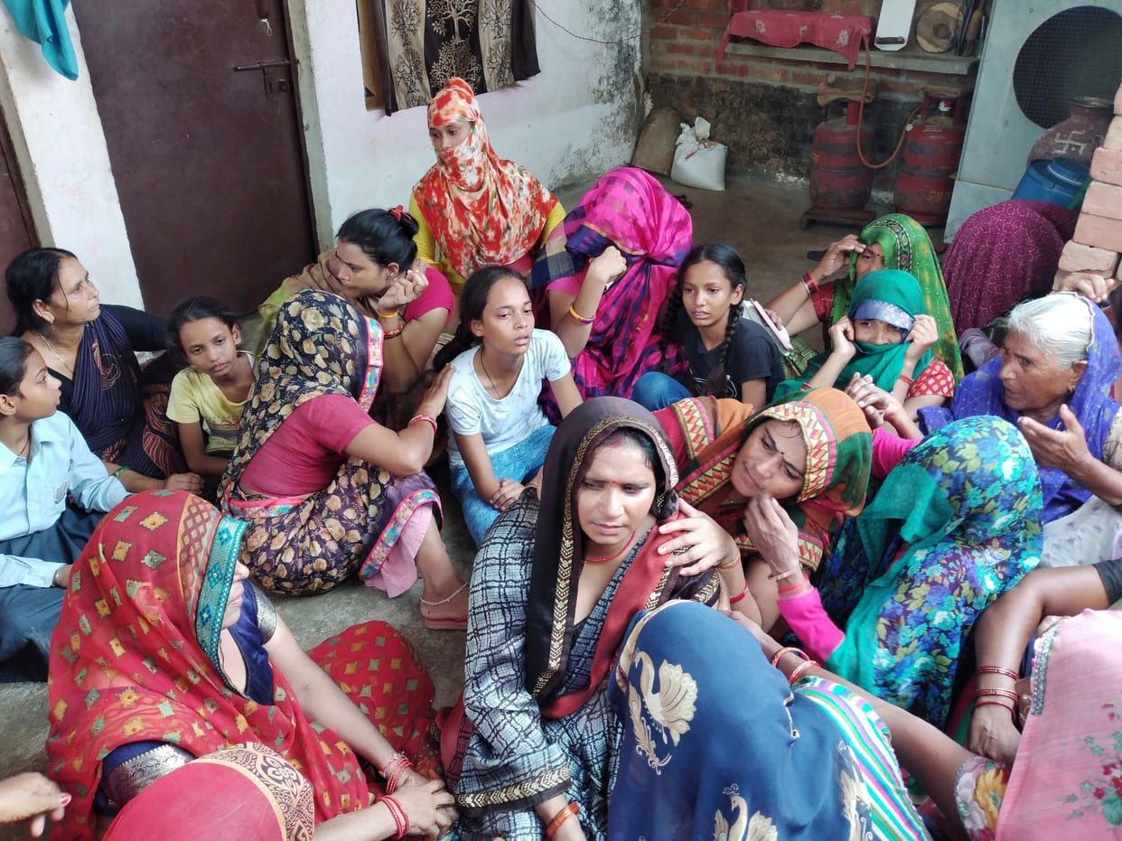 Kanpur Dehat : In Pukhrayan, a student committed suicide by hanging himself in the house with a dupatta.