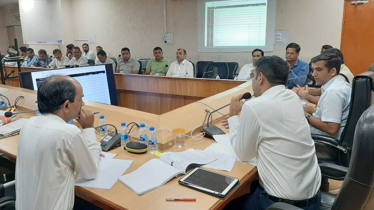'Get sign boards at least 100 meters before for diverting vehicles on national highways'