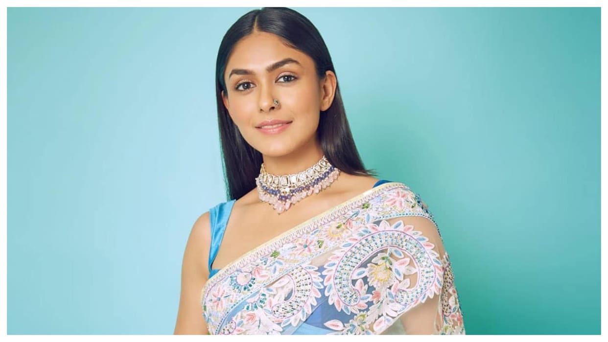 Mrunal Thakur Shares her Struggle Experience and says I want to die by jumping From the train