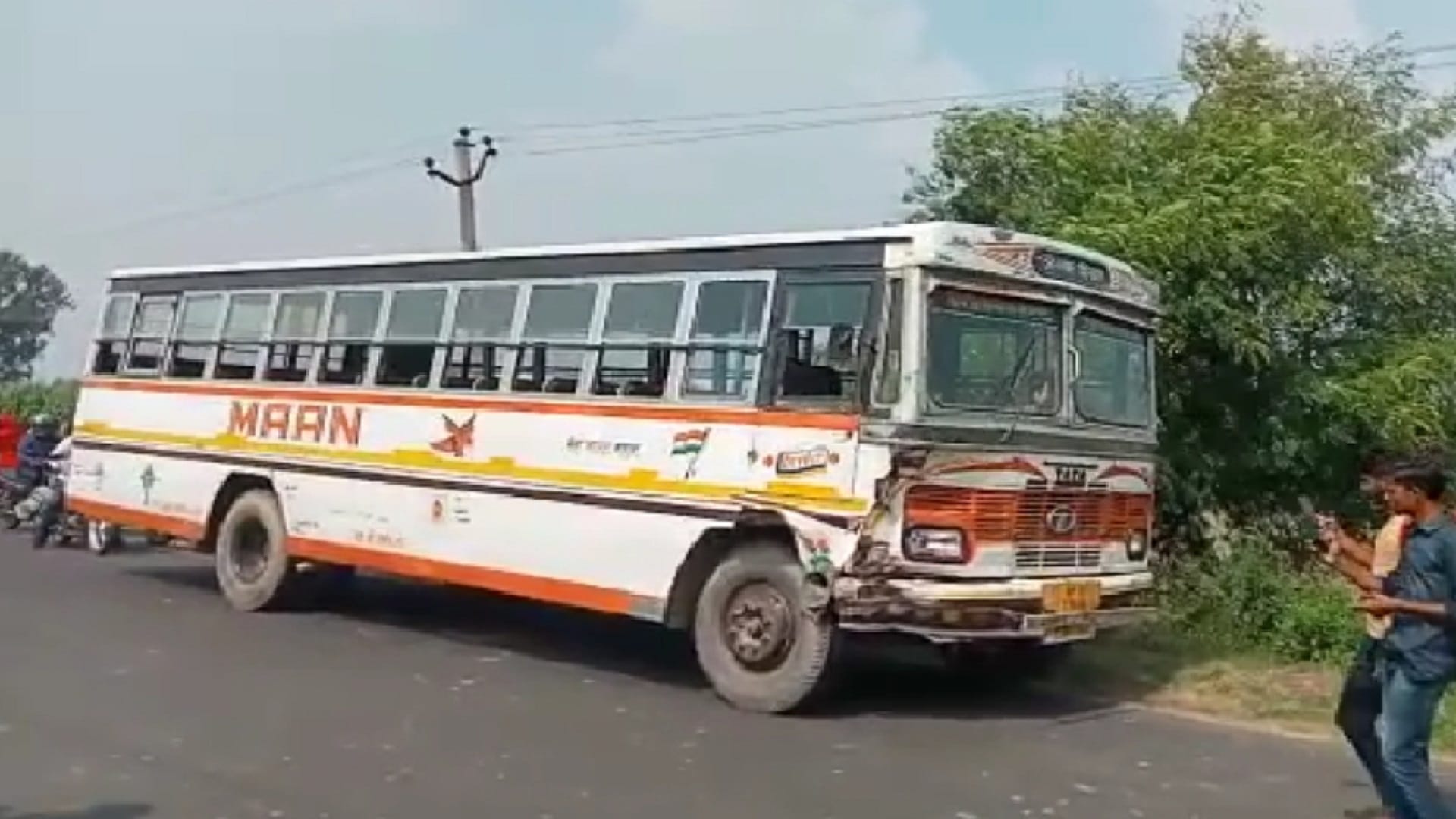 Two friend have died in road accident in Muzaffarnagar after form apply for job