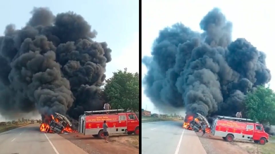 Gwalior: Fire broke out in a truck loaded with chemicals, accident caused by spark after tire burst