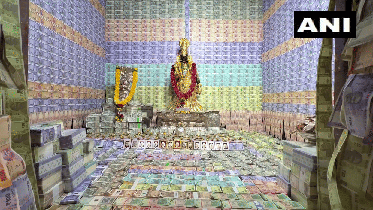 Andhra Pradesh Goddess Vasavi Kanyaka Parameswari temple decorated with gold and silver for Navratri