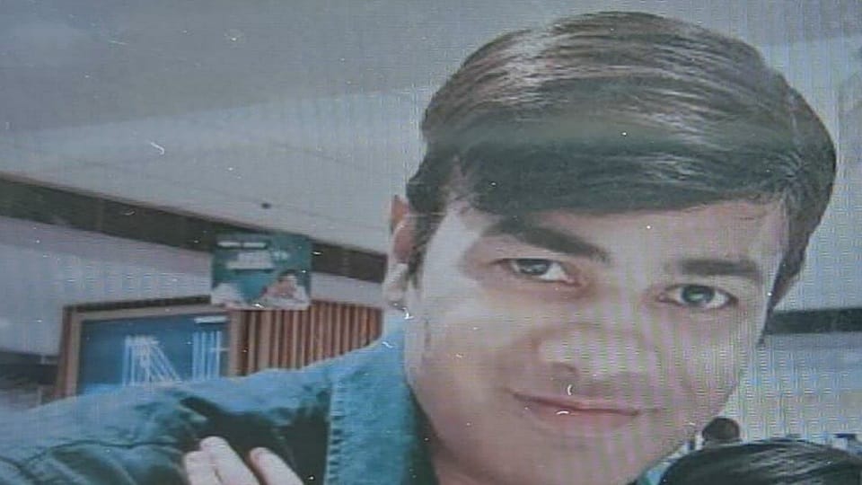 Law college professor hanged himself under suspicious circumstances in Ghaziabad