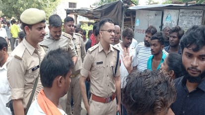 Dead body of a young man who came out for Goddess Jagran was found hanging in the well in the morning, village