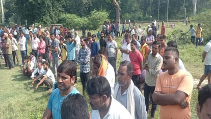 Dead body of a young man who came out for Goddess Jagran was found hanging in the well in the morning, village